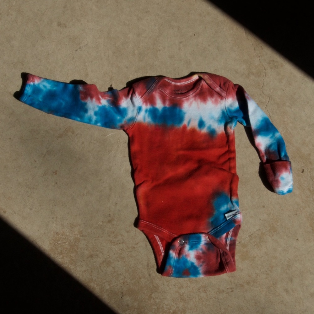 tie dye onesie [0-3 mo]